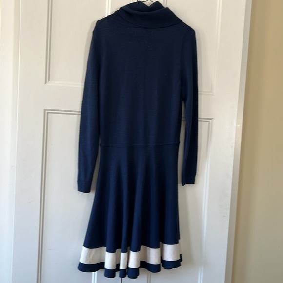Vineyard Vines Merino Wool Sweater Dress - Size Medium - Picture 9 of 15